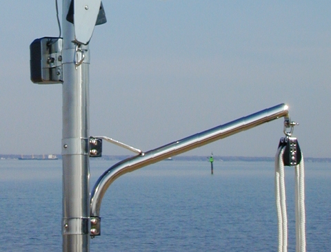 Pole mounted lift